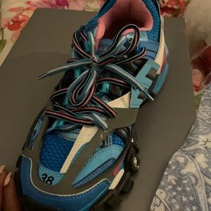 Gently worn size 8 with box